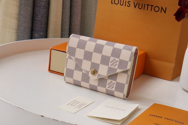 LV Wallets 23